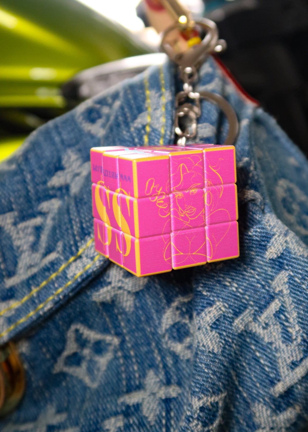 MINI PINK CUBE (KEYRING)